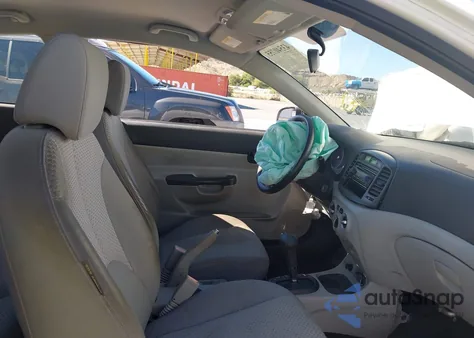 2010 Hyundai Accent Gs z USA, uszkodzony, nr VIN KMHCM3AC4AU185476